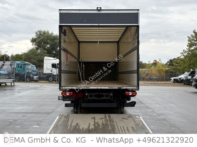 Vrachtwagen Mercedes...