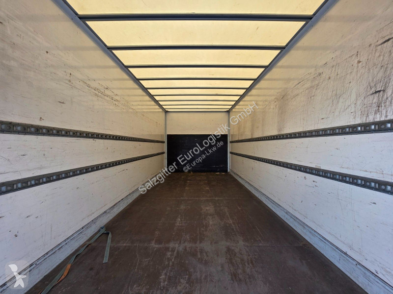 Vrachtwagen Mercedes 818 | 3 Sitzen | Ladebordwand