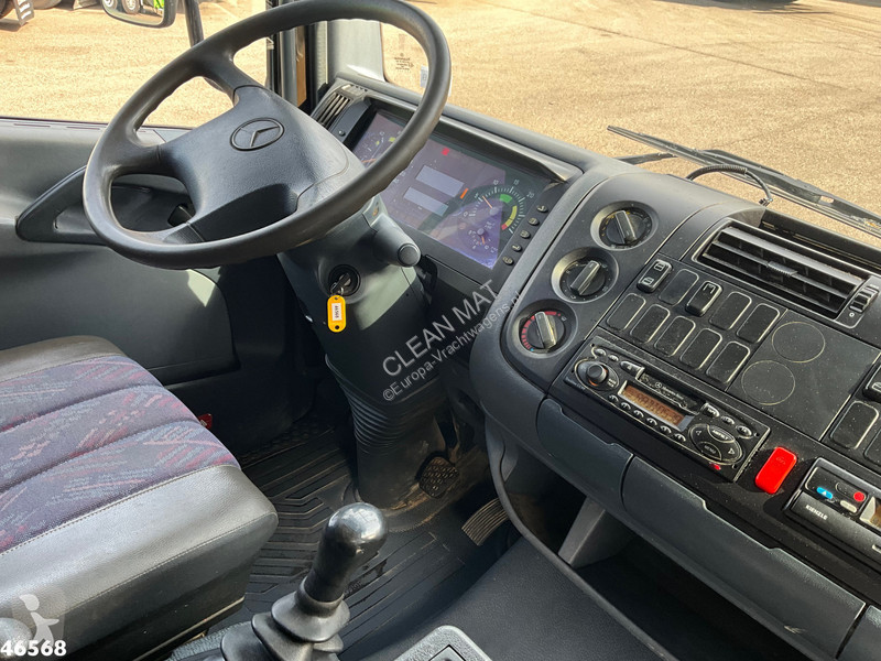 Camión Mercedes 818 Fassi 4 Tonmeter laadkraan