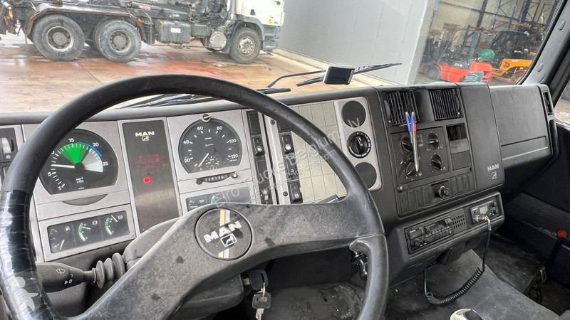 Vrachtwagen MAN (MANUAL GEARBOX / BOITE MANUELLE)