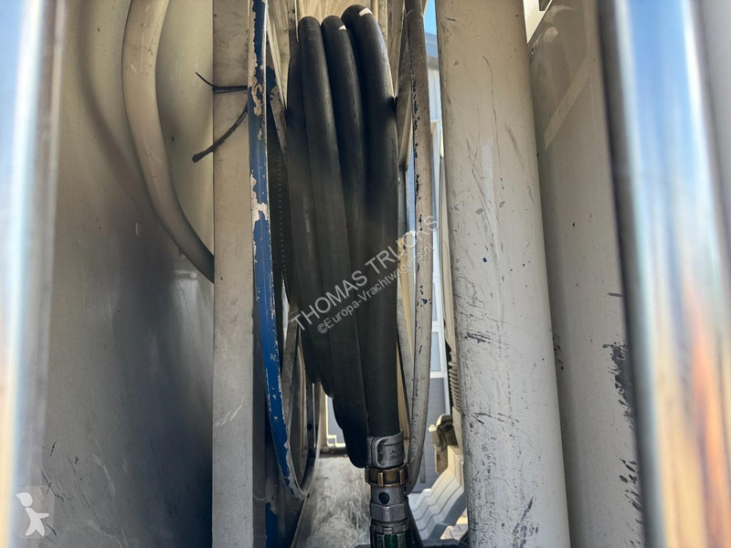 Vrachtwagen MAN 26.313, Fuel, 5 compartments,...
