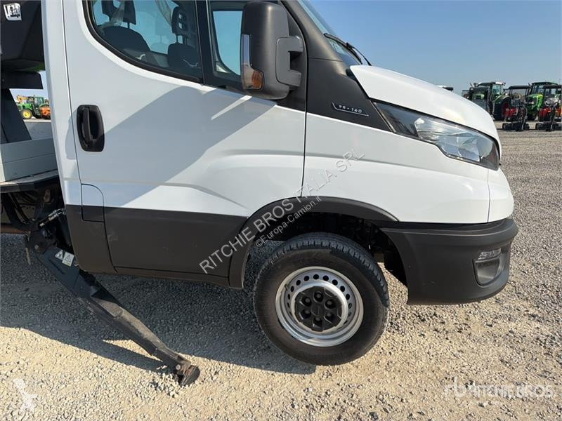 Camion Iveco 19-8,5 HQ 19 m on Iveco 35-140...