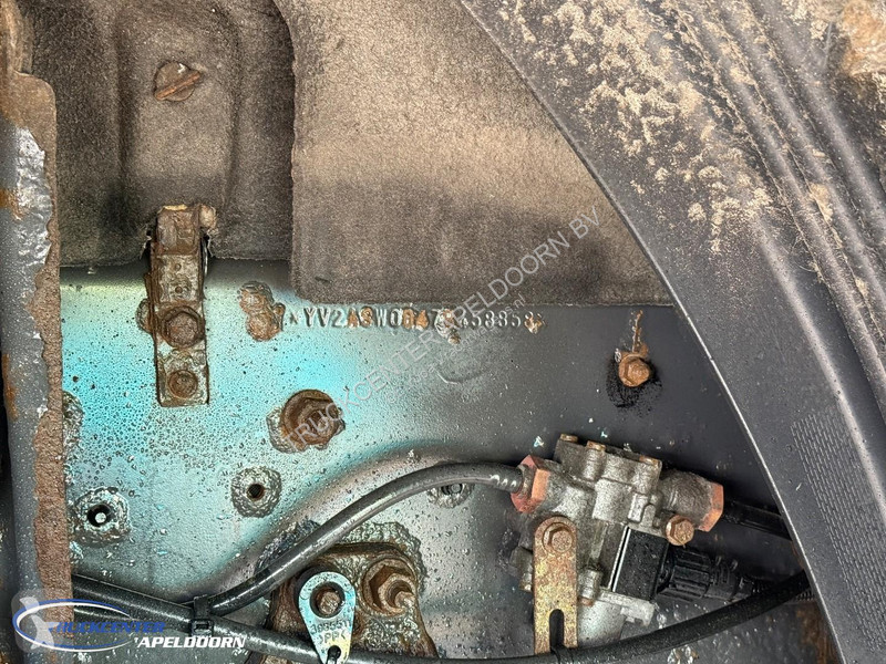 Kamion Volvo 520 6x4 Hub reduction, Leaf spring