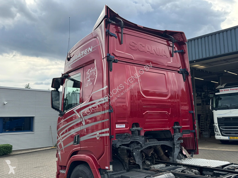 Camión Scania 580 V8 6x2 etarder Full Air WB 4.35