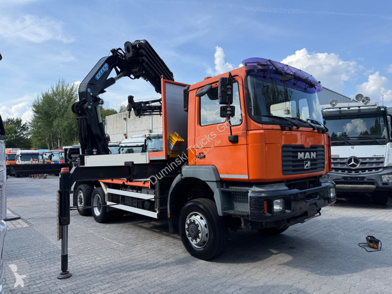 Camión MAN 28.414 6X4 Effer 685 Montagekran 33...