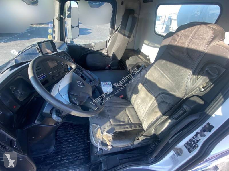 Camión Mercedes 3240