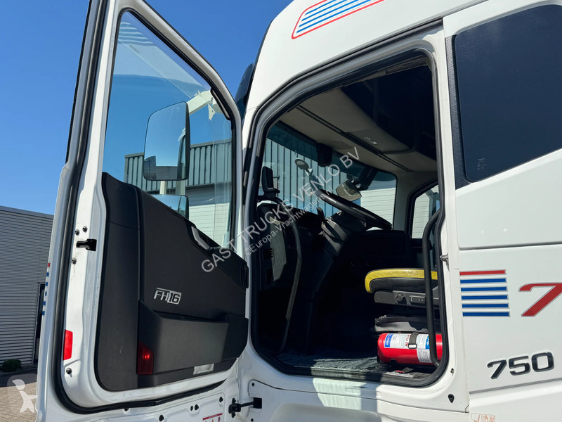 Camión Volvo 16750 6x2 Retarder Globetrotter WB...