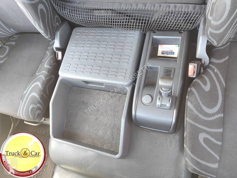 Camión Iveco 180 E 30
