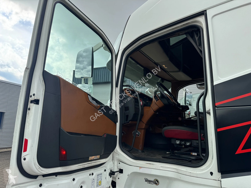 Volvo 500 6x2*4 WB 4.80 Globetrotter VIN KA truck