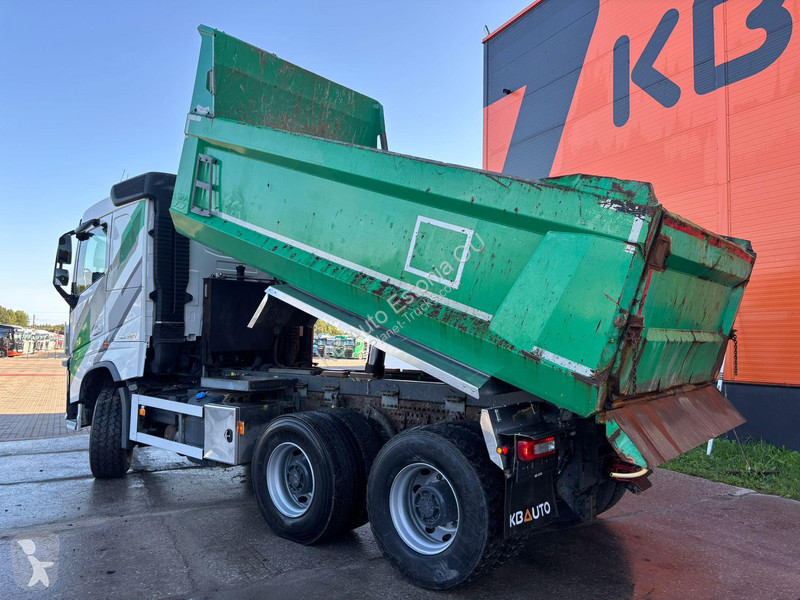 Camión Volvo 540 6x4 RETARDER / BOX L=4643 mm