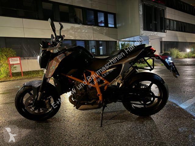 Kamion  690 DUKE