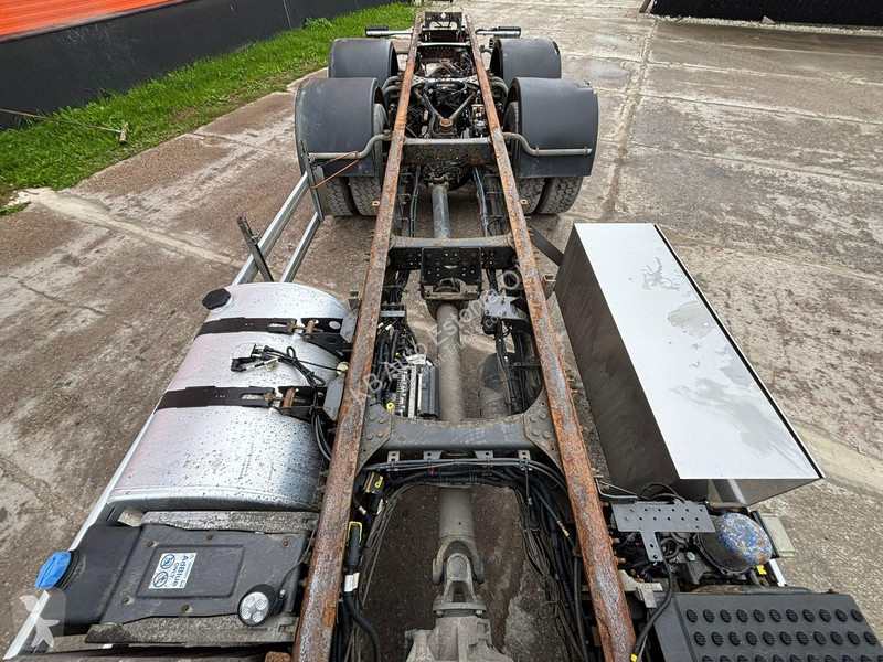Camión Volvo 460 6x2*4 CHASSIS L=7739 mm