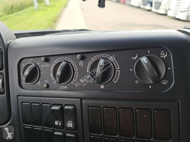 Camión MAN 18.340  AIRCO TAILLIFT