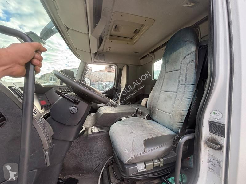 Vrachtwagen Renault 6X2 essieu relevable...