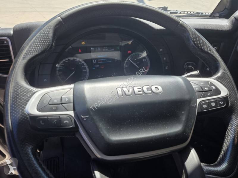 Iveco 480 truck