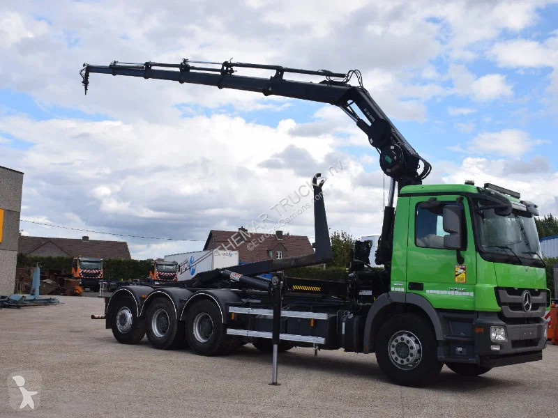 Kamion Mercedes 3236 Hooklift + Hiabcrane