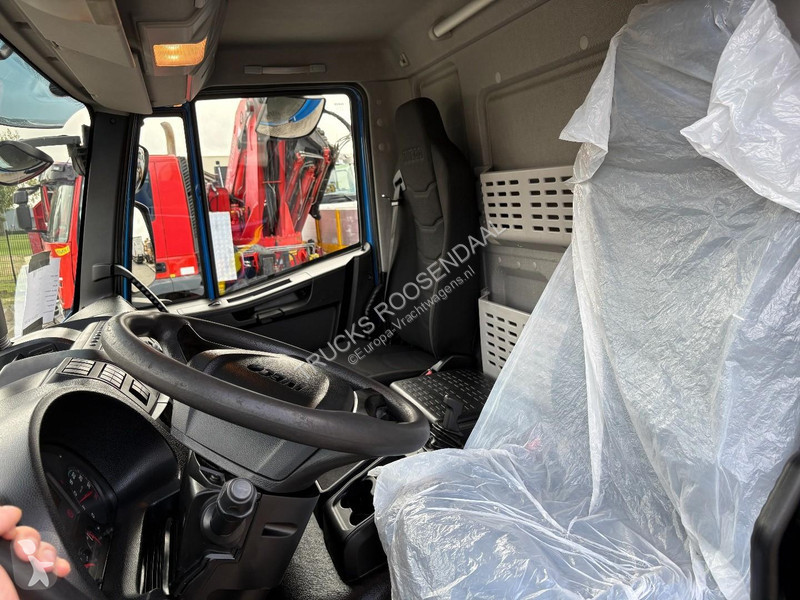 Camión Iveco 120E21 + 4x in stock + euro 6 + lift