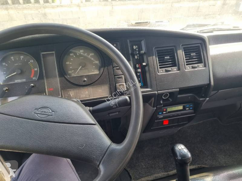 Camión Nissan 140