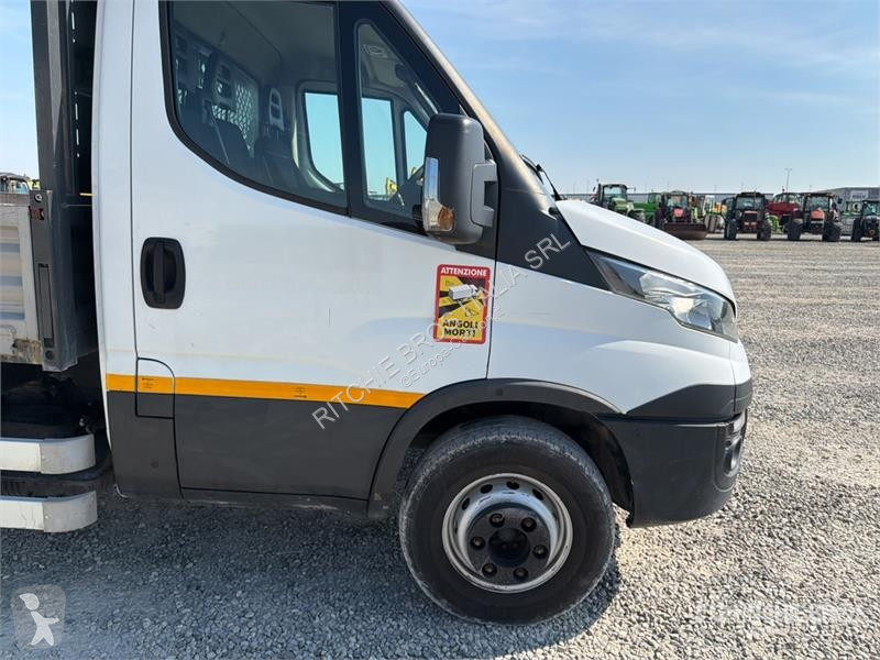 Camión Iveco 60-150 4x2 S/A Dump Truck
