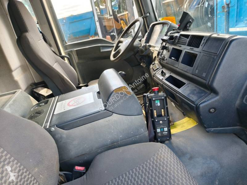 MAN 26.350 truck