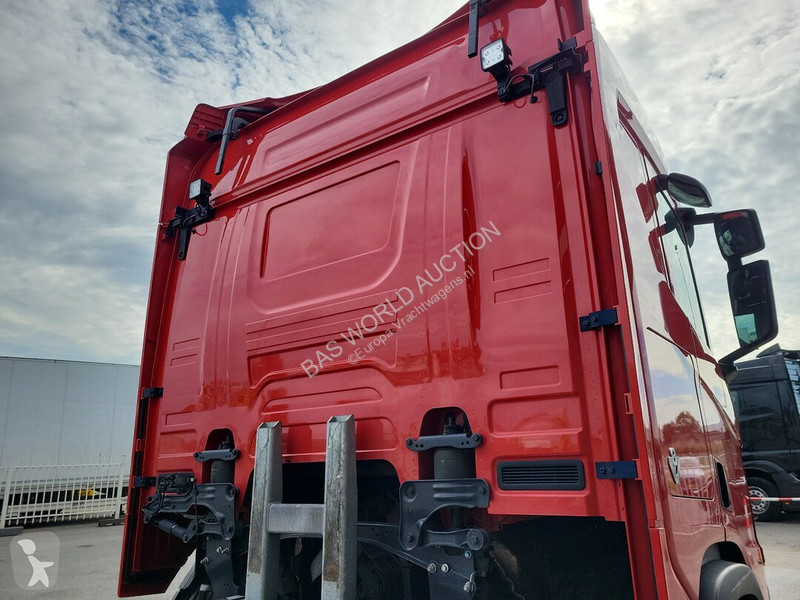 Camião Scania 520