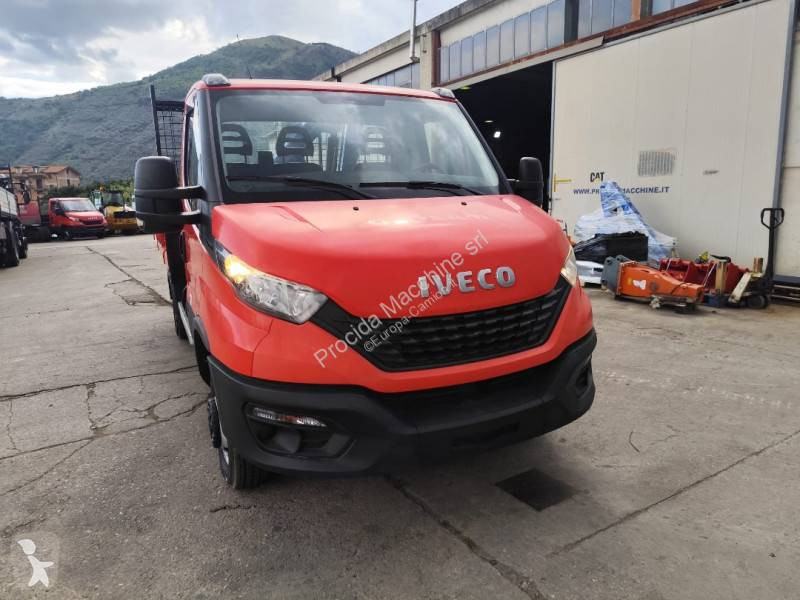 Véhicule utilitaire Iveco 35C14