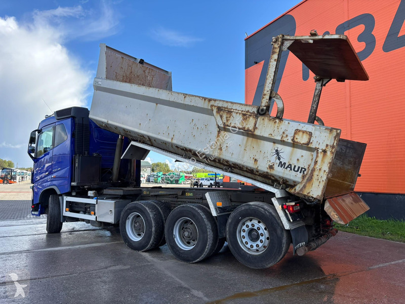 Volvo 750 8x4*4 RETARDER / BOX L=5743 mm truck