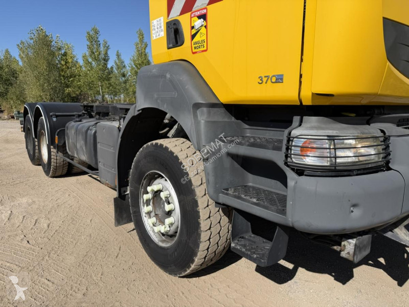 Camião Renault 370.26 (6X4)