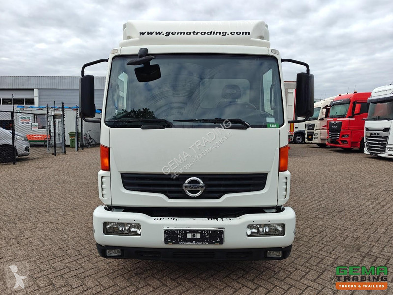 Camion Nissan 4x2 Day Cab Euro5 - 8T - Boxed...