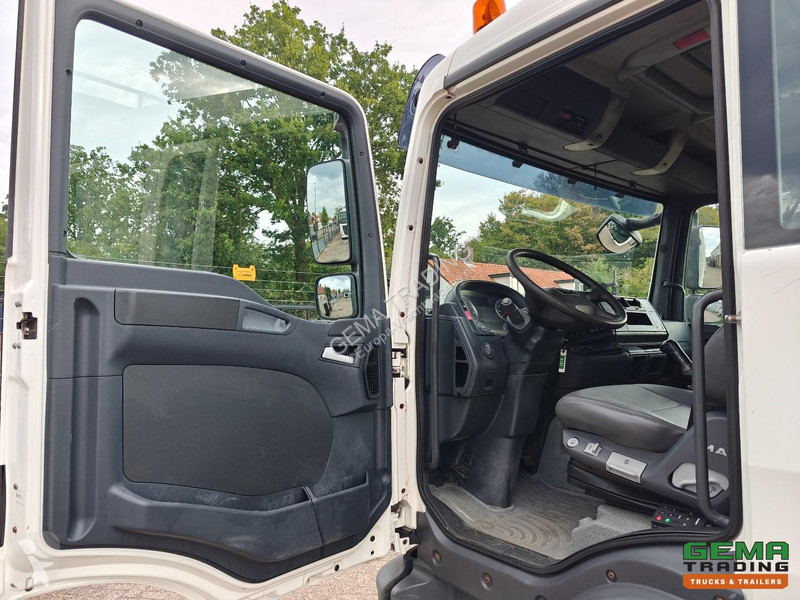 Camião MAN 12.210 4x2 Double Cab (6 persons)...
