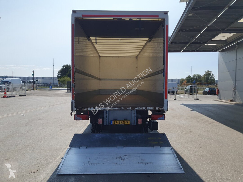 Camião MAN 12.220