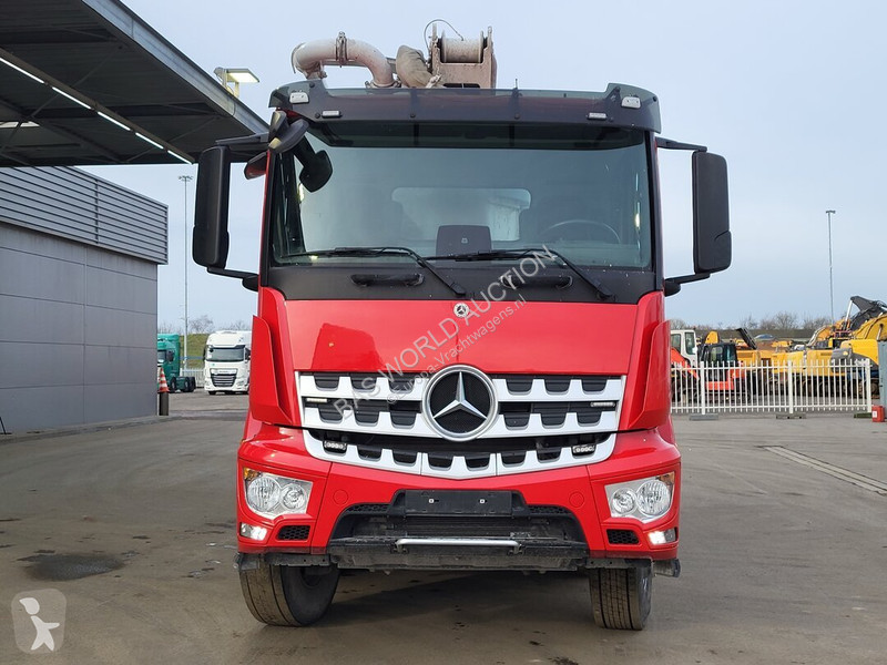 Camião Mercedes 3240