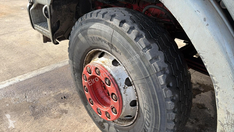 Camion Renault 300 (POMPE MANUELLE / LAMES /...
