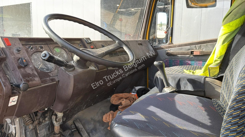 Camion Mercedes SK  (MANUAL PUMP / POMPE...