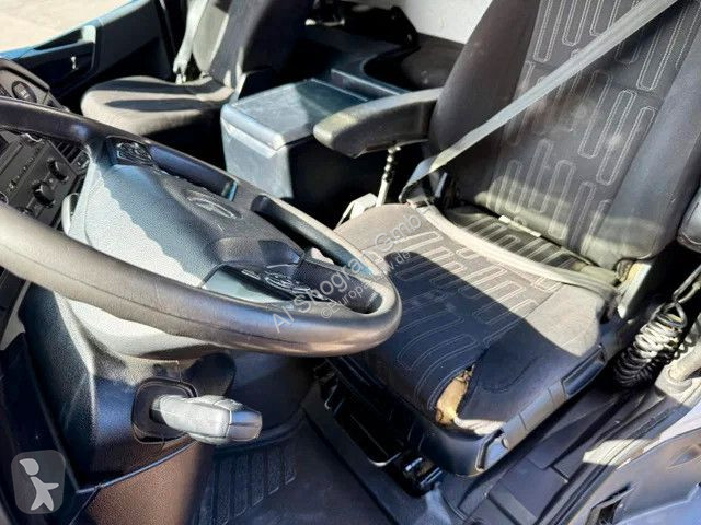 Грузовик Mercedes 3243...