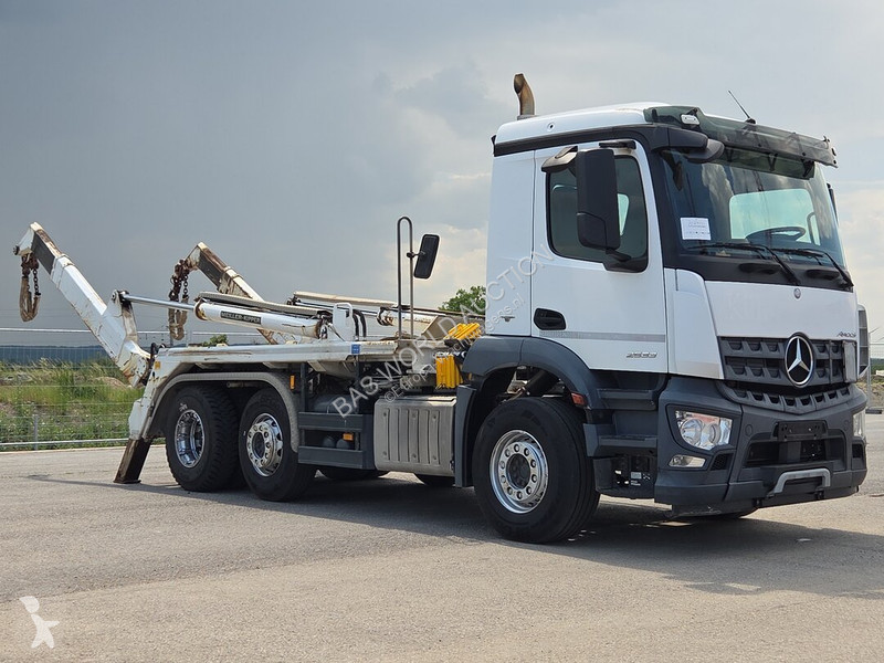 Lastbil Mercedes 2533
