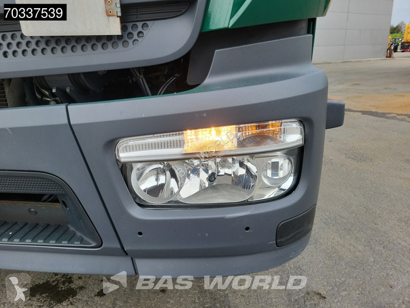 Lastbil Mercedes 1324 4X2 6-Cylinder Engine...