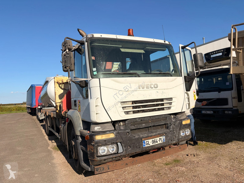 Camião Iveco TA1V3132P