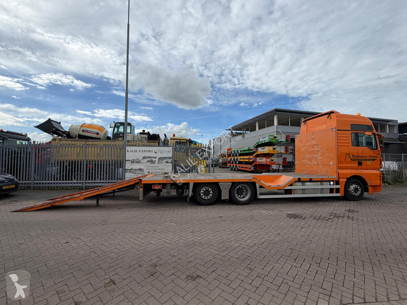 Camión MAN TGX Machine Transporter - Loading...