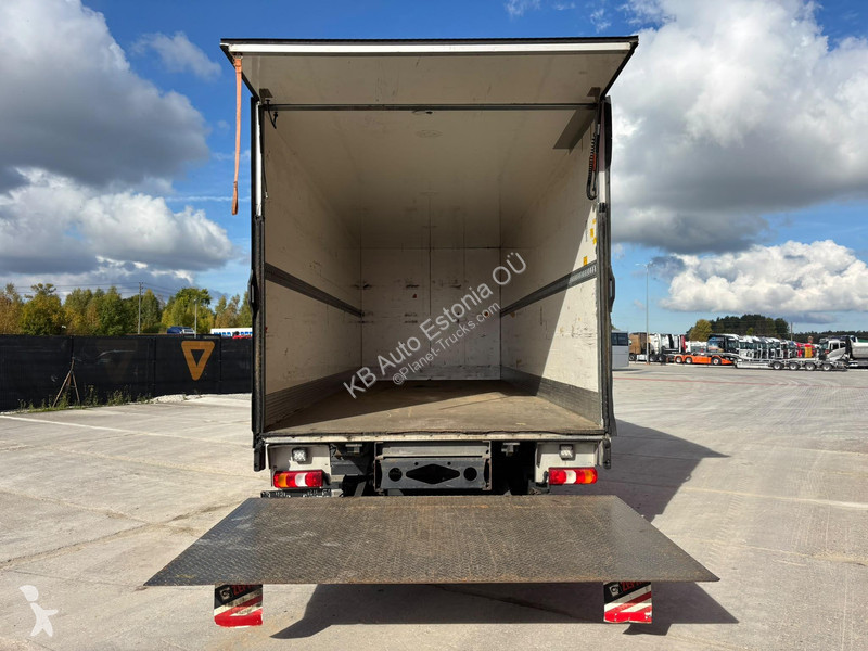 Грузовик Mercedes 1218 4x2
