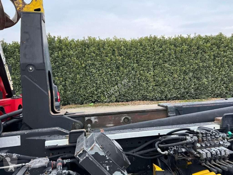 Camion MAN TGX SCARRABILE CON GRU