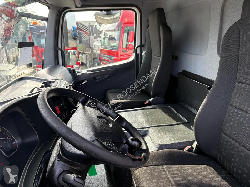 Vrachtwagen Mercedes 1623 + LOADLIFT 2000 KG +...