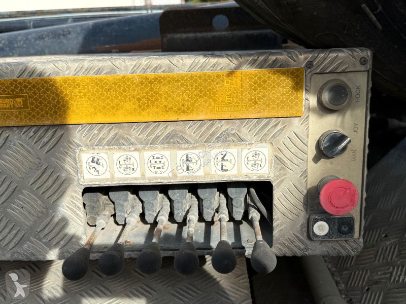 Camion MAN 37.500 8x4BB Abroller *Unfall*...