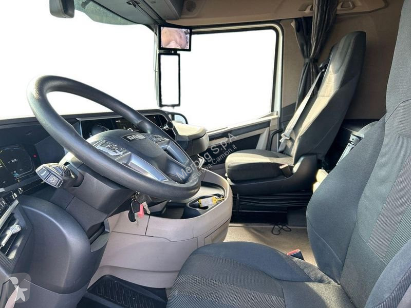 DAF 480 FT truck