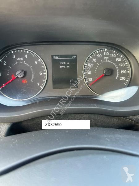 Véhicule utilitaire Nissan