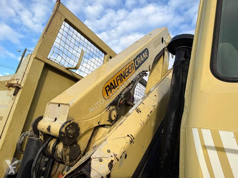 Renault  M210 grue truck
