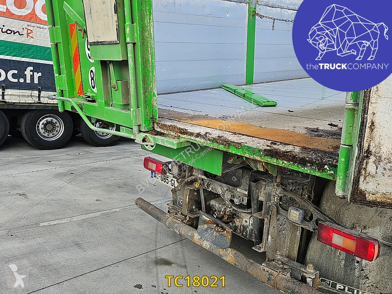 Volvo 440 truck