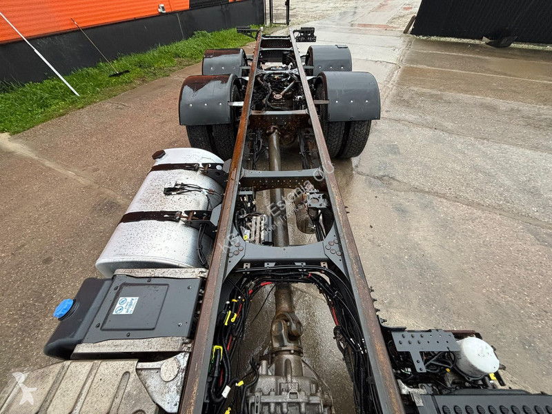 Kamion Volvo 650 6x4 CHASSIS L=8022 mm