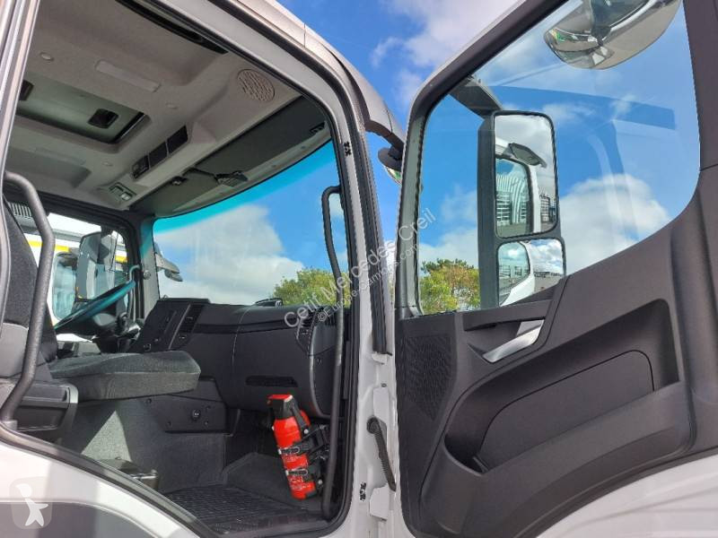 Mercedes 1833 truck