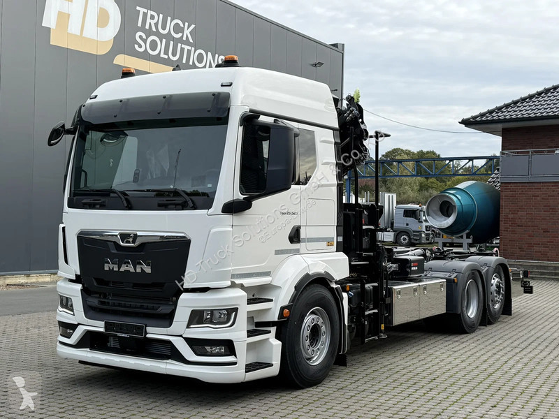 Camión MAN 26.520  26.520 LL 6x2 Hiab 228-4...